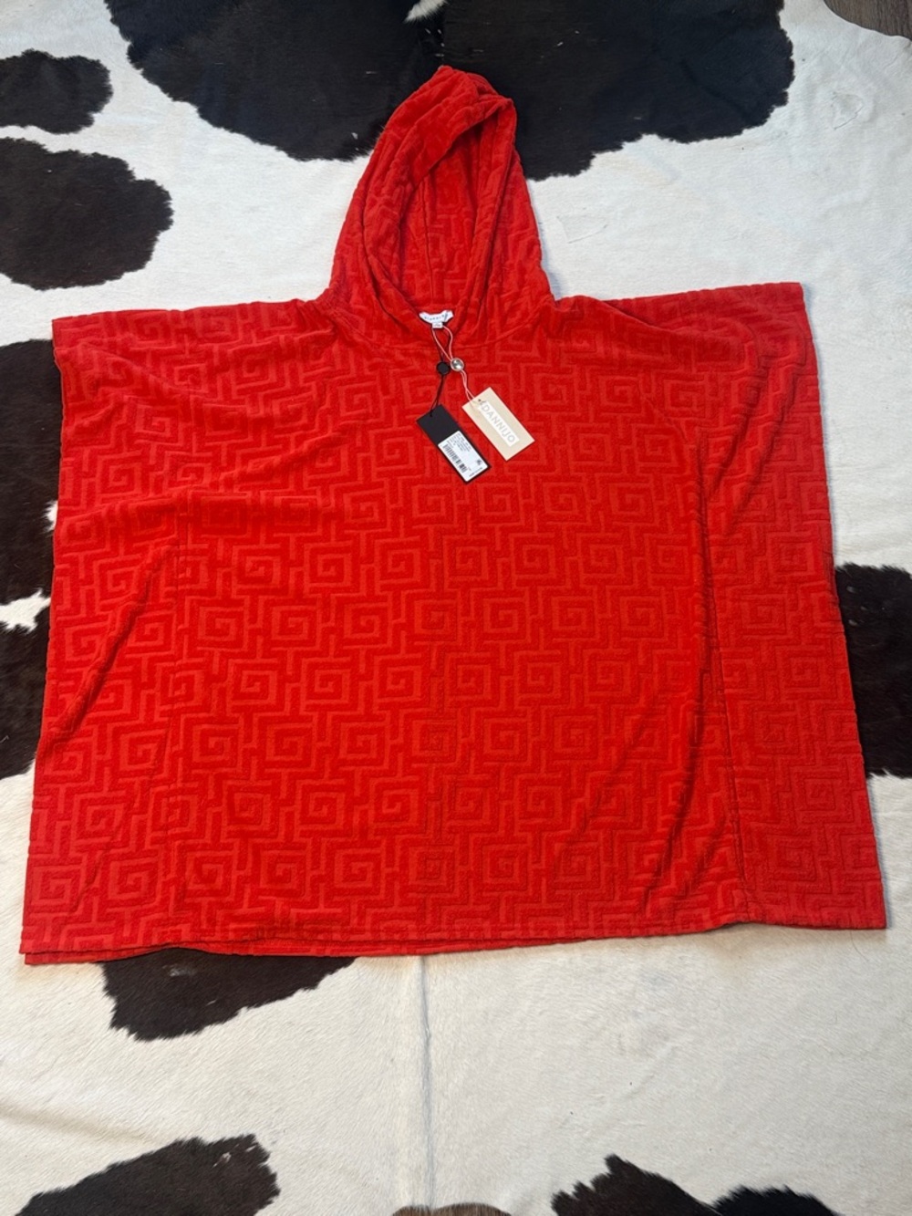 Gianni Bini/Dannijo Collab Fire Red Knit Lou Poncho with Geometric Texture